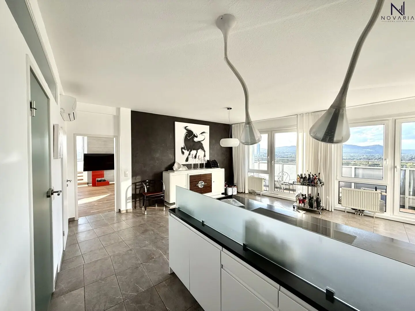 Außergewöhnliche ca. 100-m² Wohnung im Mischek Tower, 2,80 m Raumhöhe, Panoramablick und flexibler 2 - 4 Zimmer Gestaltung