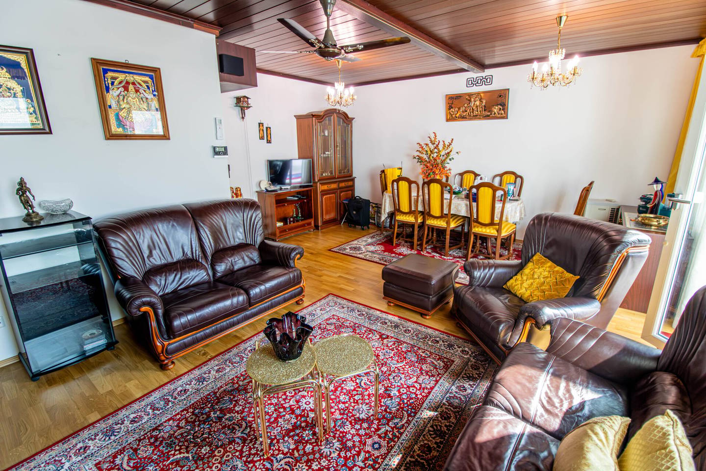 Spacious well maintained apartment with underfloor heating