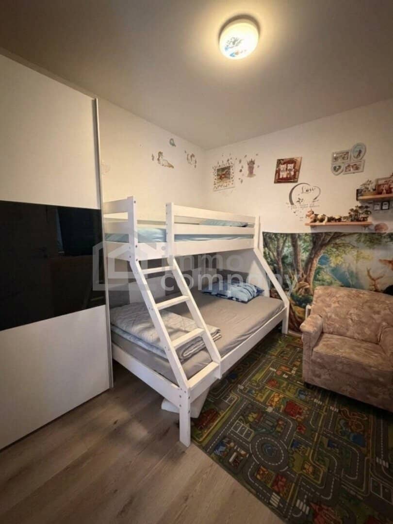 CENTRAL. VERSATILE. WITH POTENTIAL - Multi-family house with freedom to design