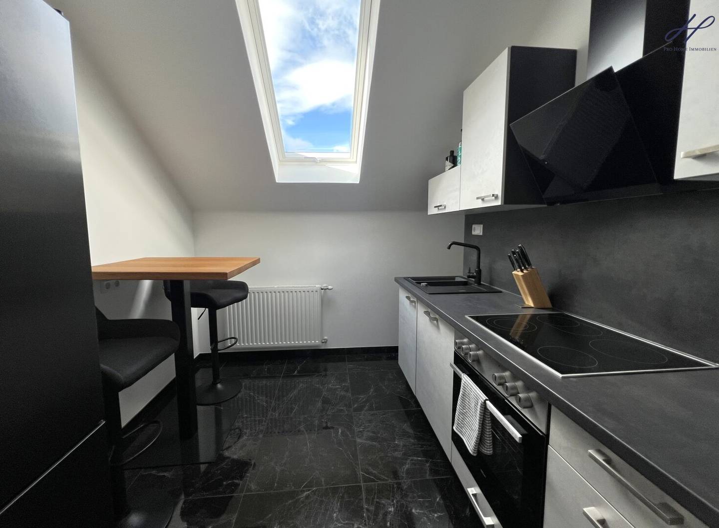 Modernized attic apartment with balcony &amp; view of the Kirchschlag castle ruins