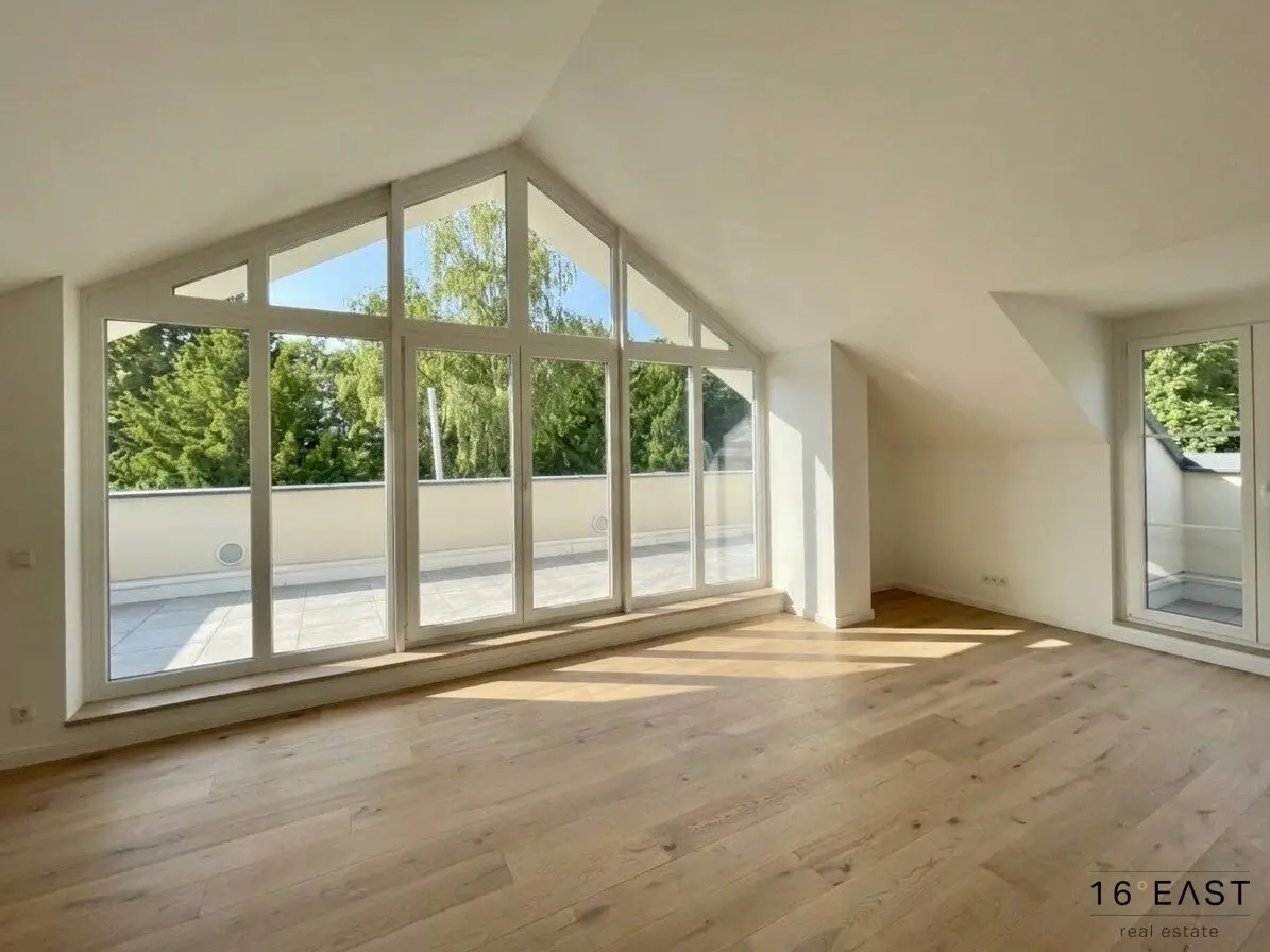 Hochwertig sanierte 4-Zimmer-Dachgeschosswohnung | Südterrasse | Klimaanlage | Tiefgarage