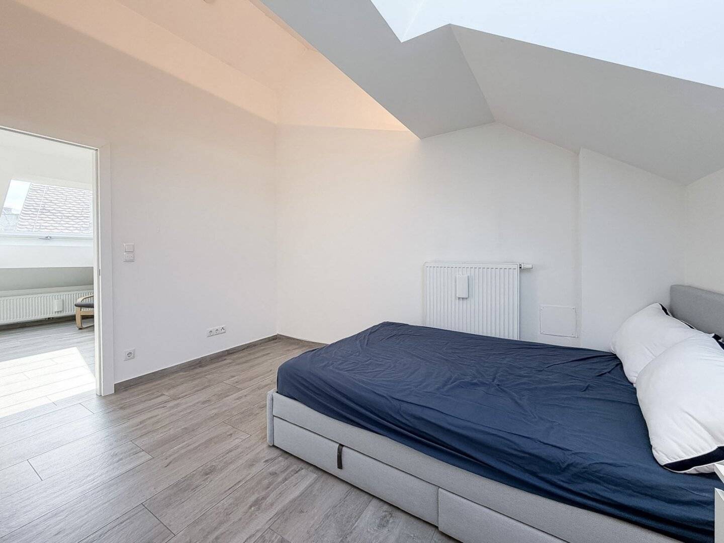 Modern 2-room top-floor apartment with sunny balcony near the Mur in Graz-Lend