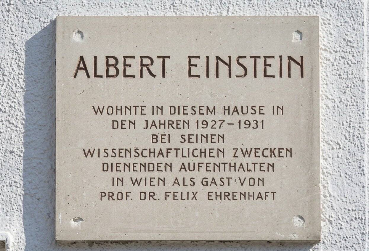NUR 8000 EUR PRO M2!!! WOHNEN MIT GESCHICHTE – IN EINEM HAUS, IN DEM EINST ALBERT EINSTEIN LEBTE – EIN ORT, DER CHARAKTER, STIL UND ZEITLOSE ELEGANZ VEREINT!!!