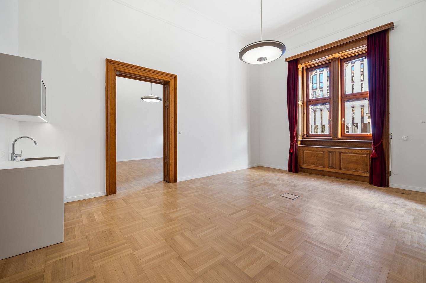 Klimatisierte Wohnung im historischen Börsepalais mit Innenhof