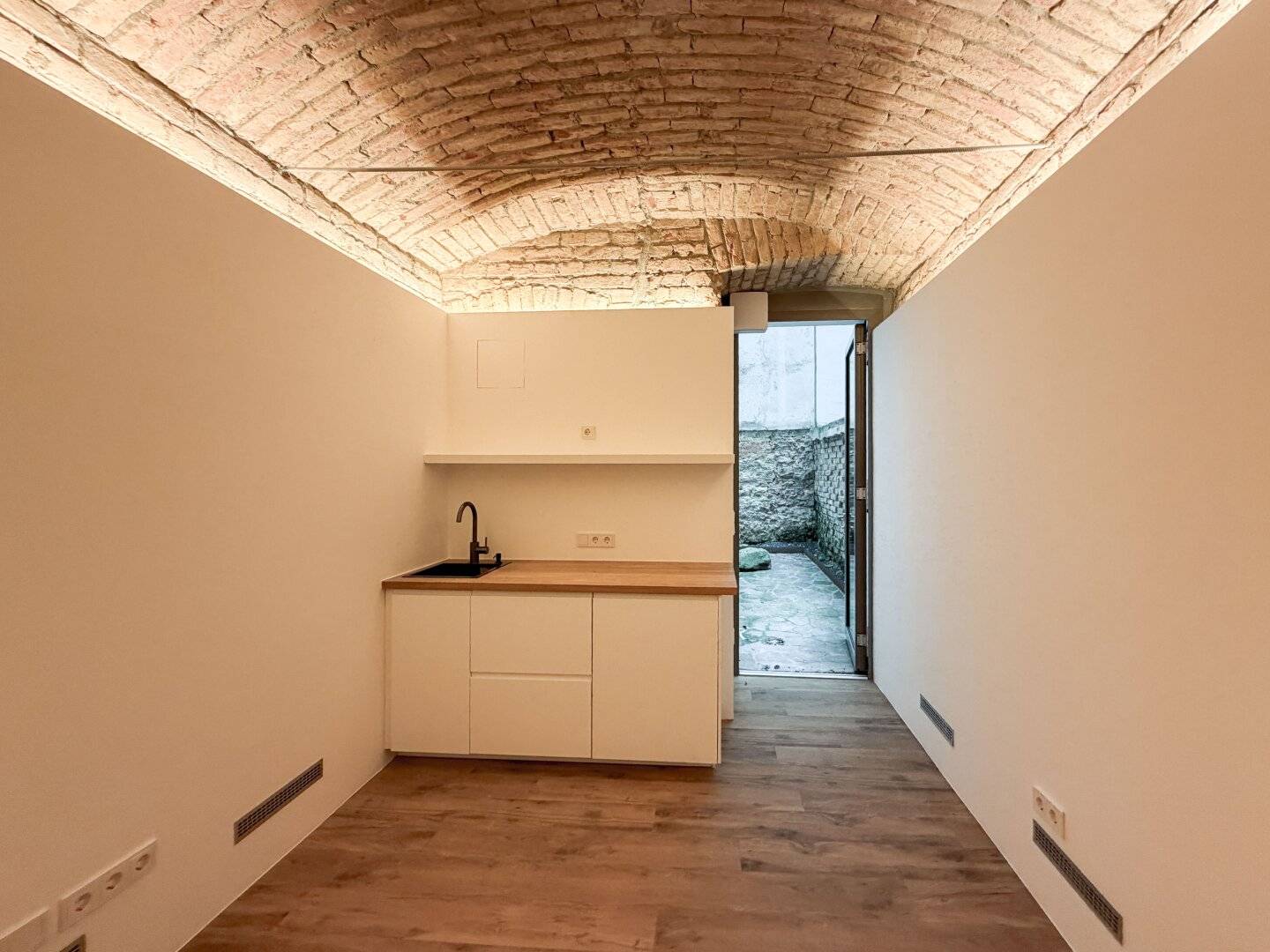 360° - Luxuriöse DG Wohnung mit kleiner Terrasse