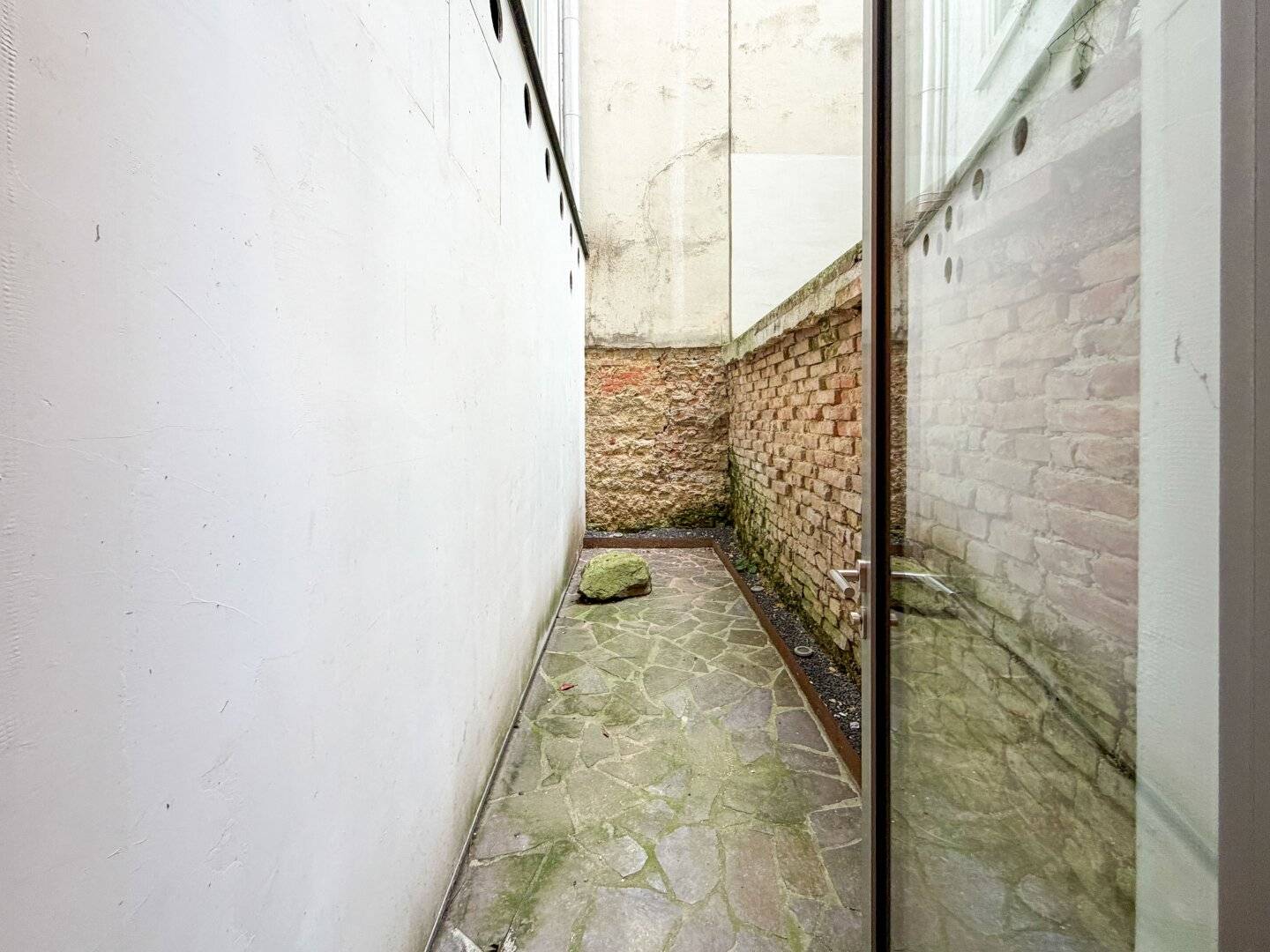 360° - Luxuriöse DG Wohnung mit kleiner Terrasse