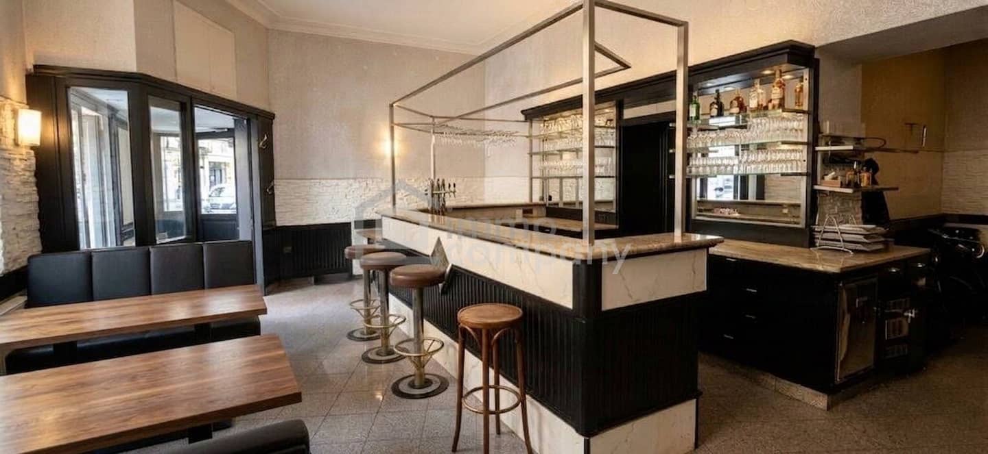 Nachfolger gesucht ! Traditionelle (Nacht)-Bar mit separatem Eissalon und Schanigarten nahe U6 Gumpendorferstrasse