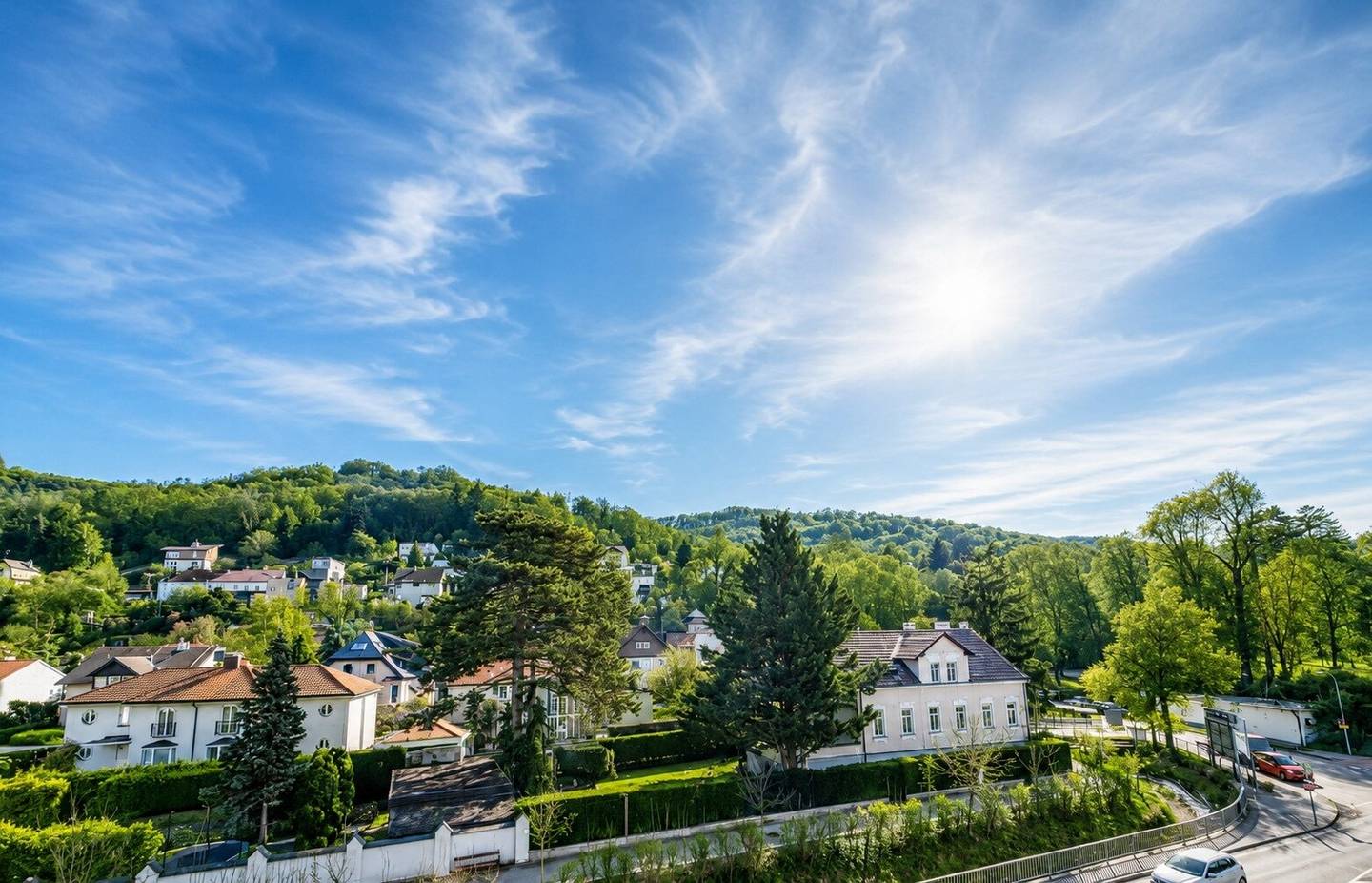 KLOSTERNEUBURG: Cozy, sunny 2-room apartment with nice balcony and green view