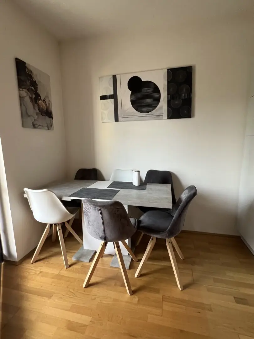 Neuwertige 2-Zi Wohnung mit Balkon in Graz, 42m², Fußbodenheizung, Aufzug, €185.000