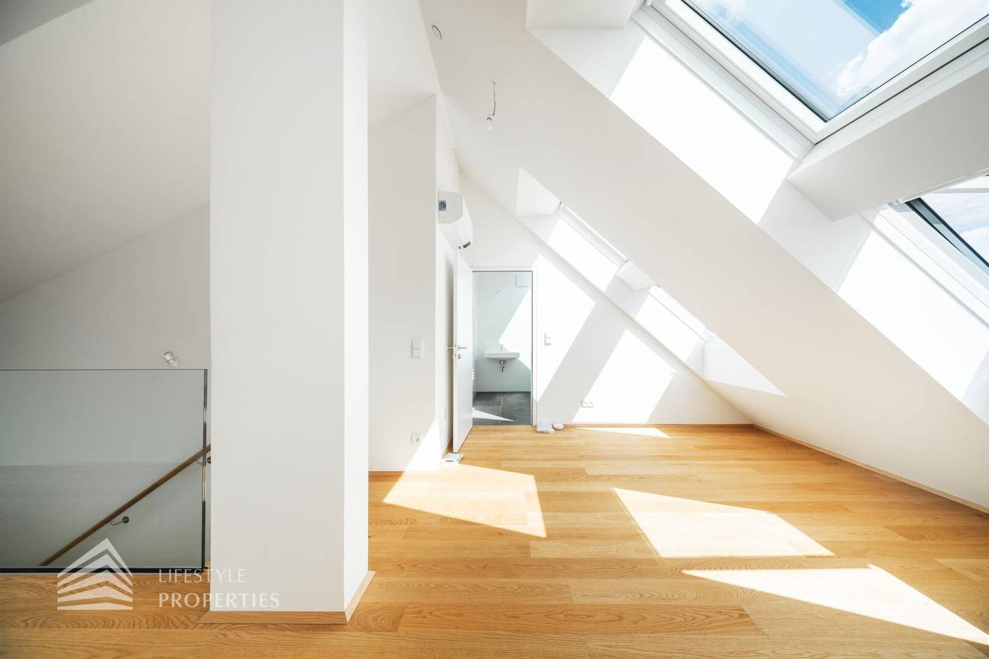 6-Zimmer Maisonette mit vier Terrassen und 215 m². Ein Zuhause ohne Kompromisse.