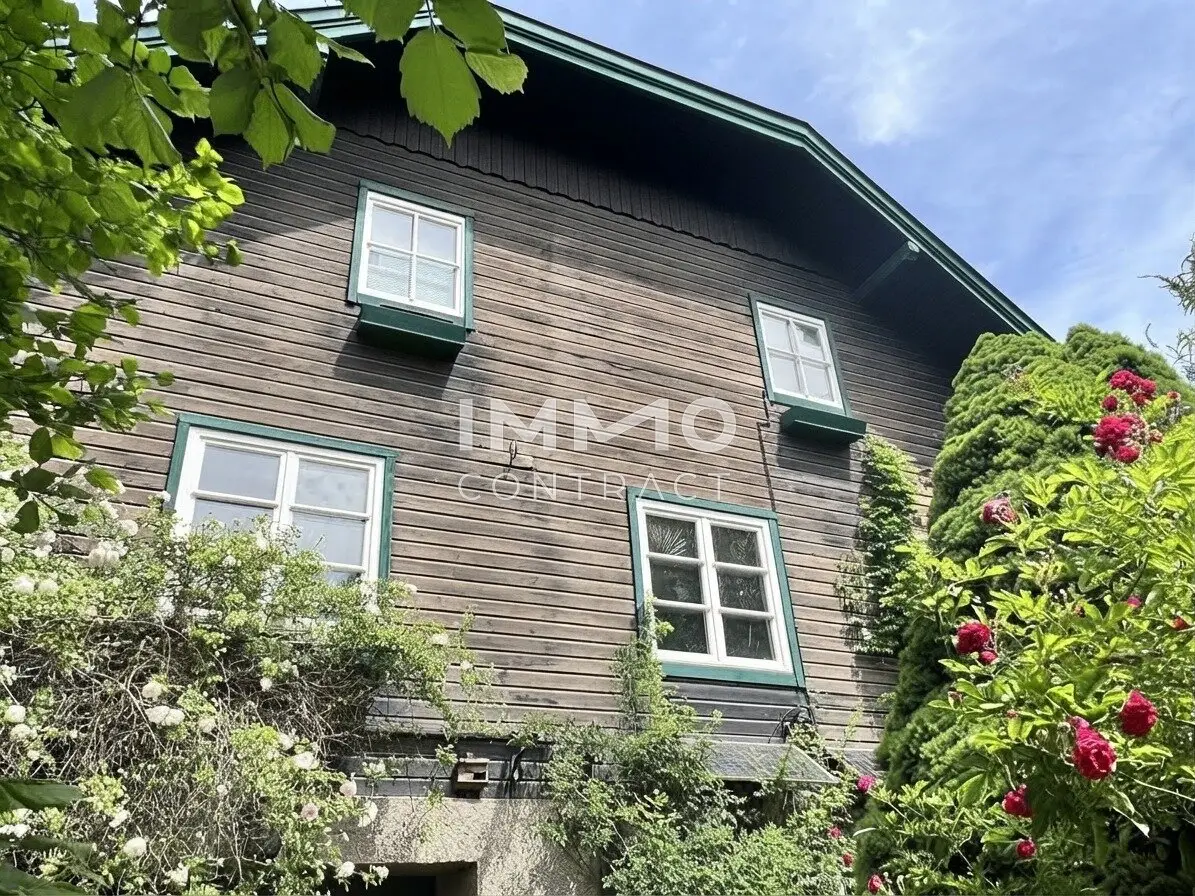 Nostalgic detached house with romantic garden on 1,920 m² building land