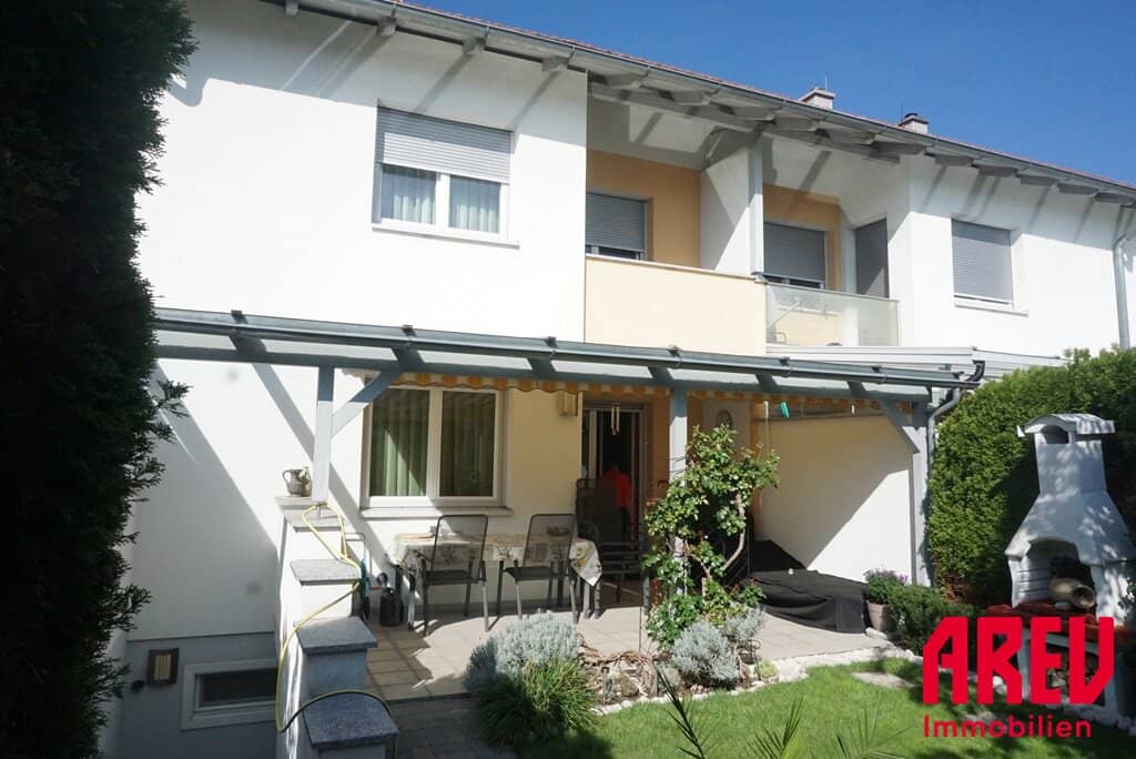 perfectly planned terraced house in a family residential area
