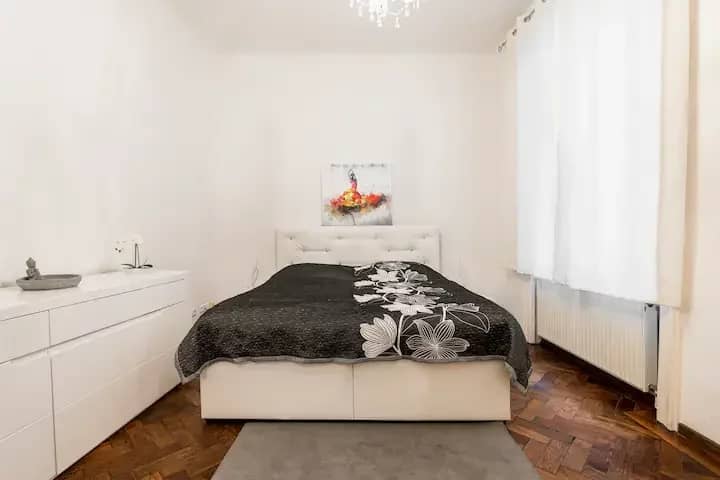 Commission-free in the popular first district Vienna! Flatshare suitable