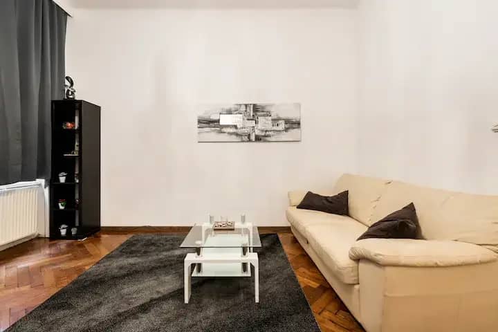 Commission-free in the popular first district Vienna! Flatshare suitable