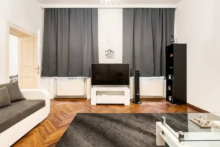 Commission-free in the popular first district Vienna! Flatshare suitable