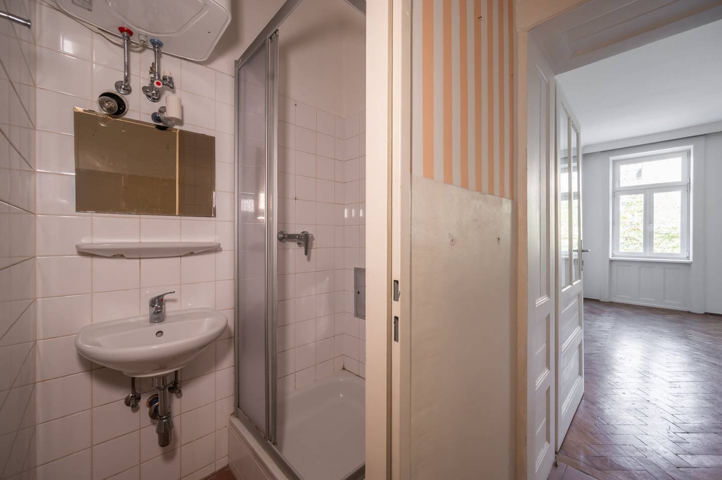 ++NEW++ Charming period apartment with great development potential – 1 room in Hietzing