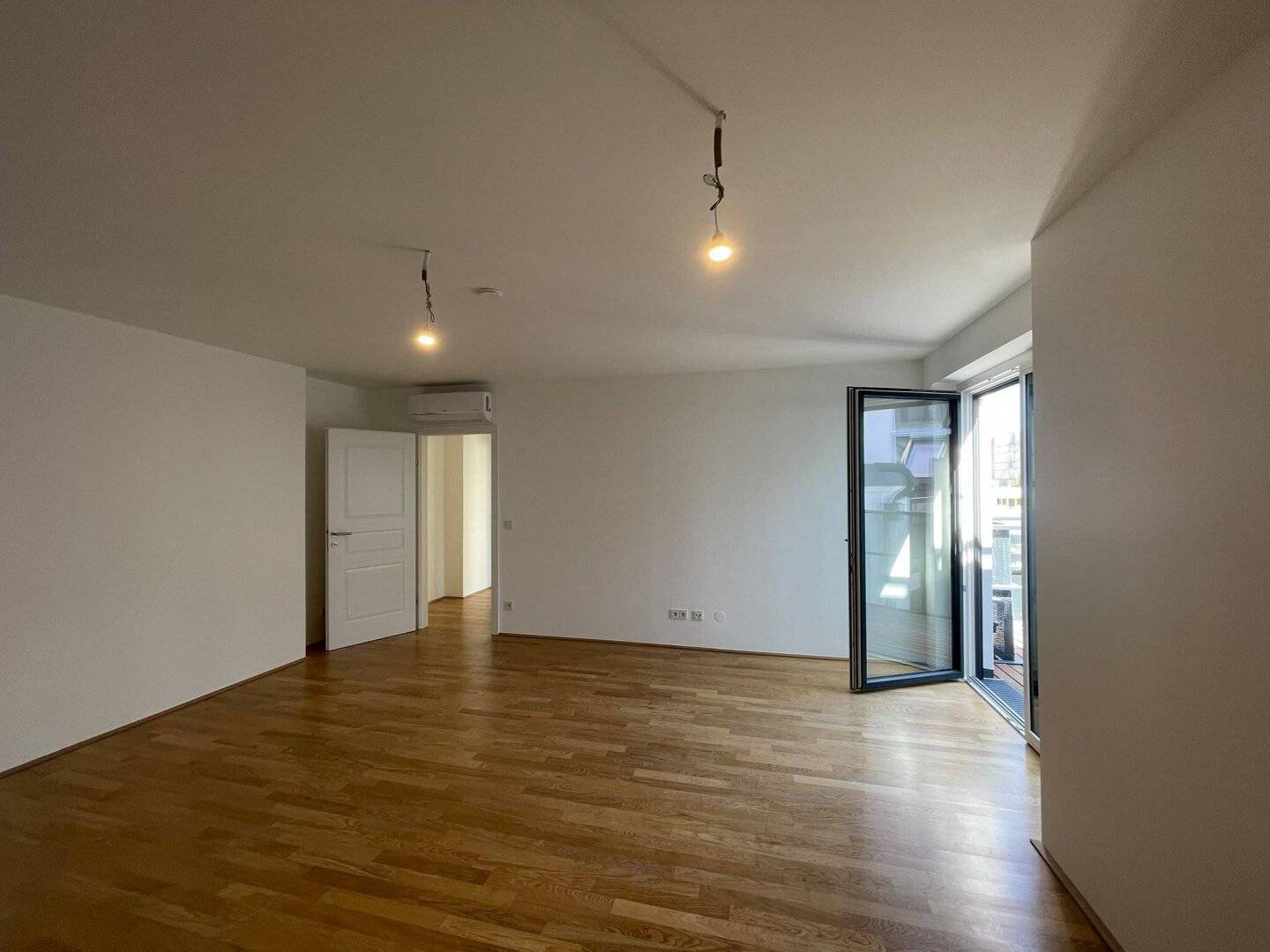 Erstbezug: Neu errichtete 2 Zimmer Dachgeschosswohnung mit Balkon