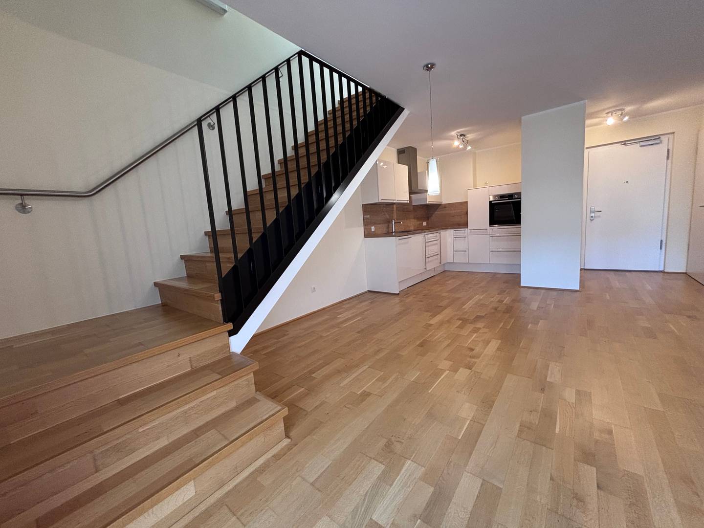 Modern maisonette apartment with west balcony