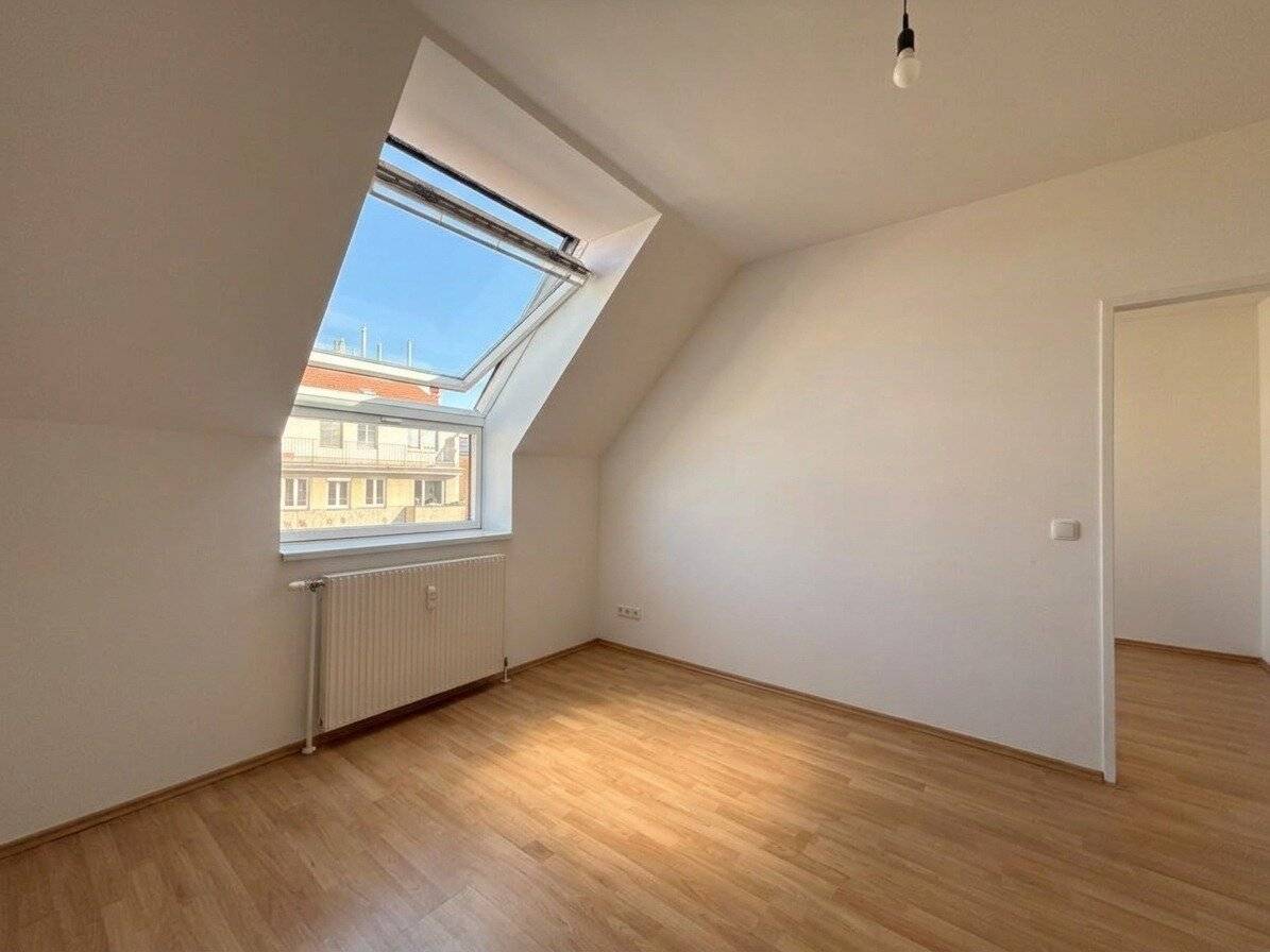 Perfect flatshare layout: 3 rooms at U4 Friedensbrücke Modern apartment with perfect connection
