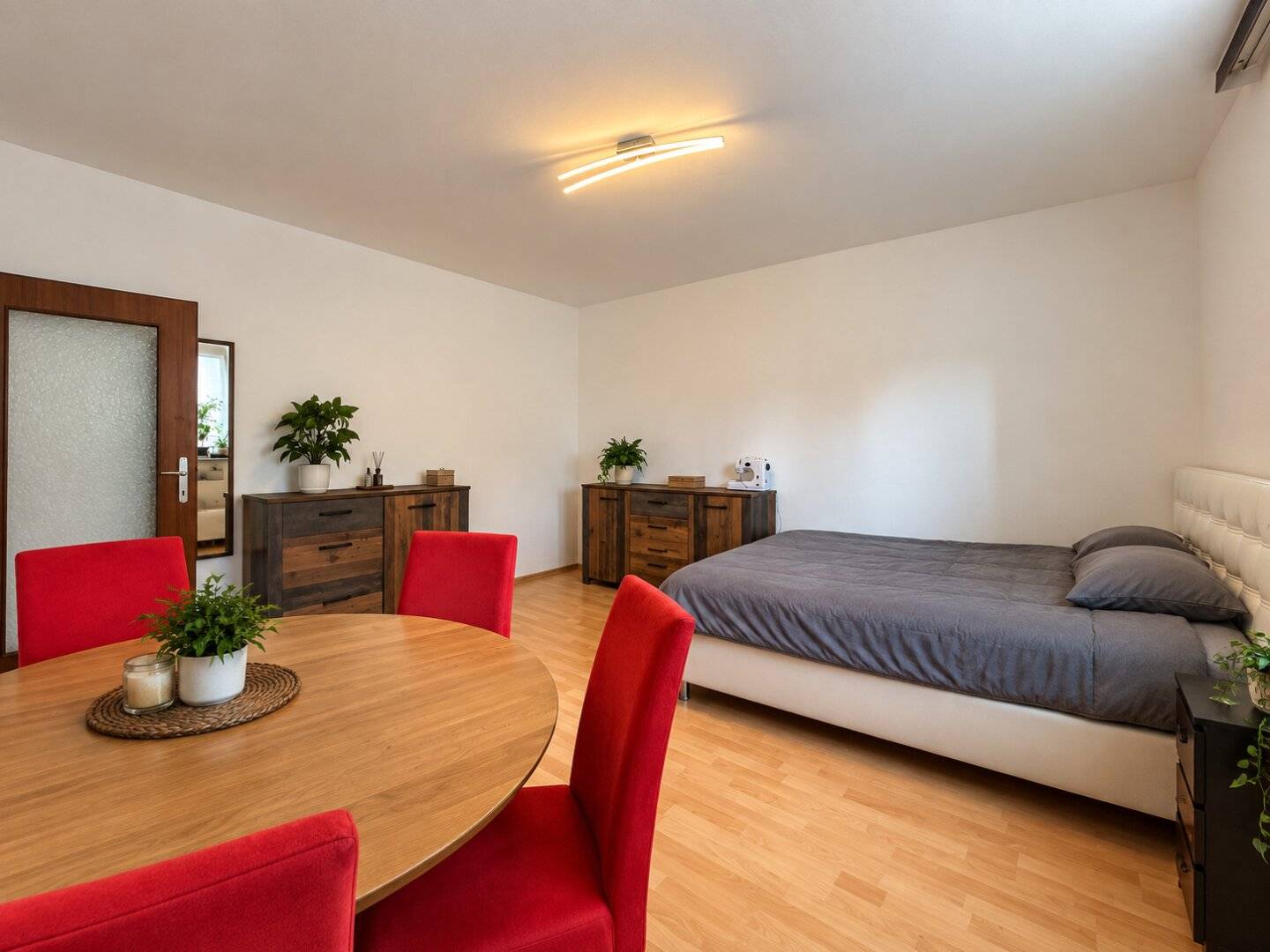 Zentrale 1-Zimmer-Wohnung mit Stellplatz in Bahnhofsnähe