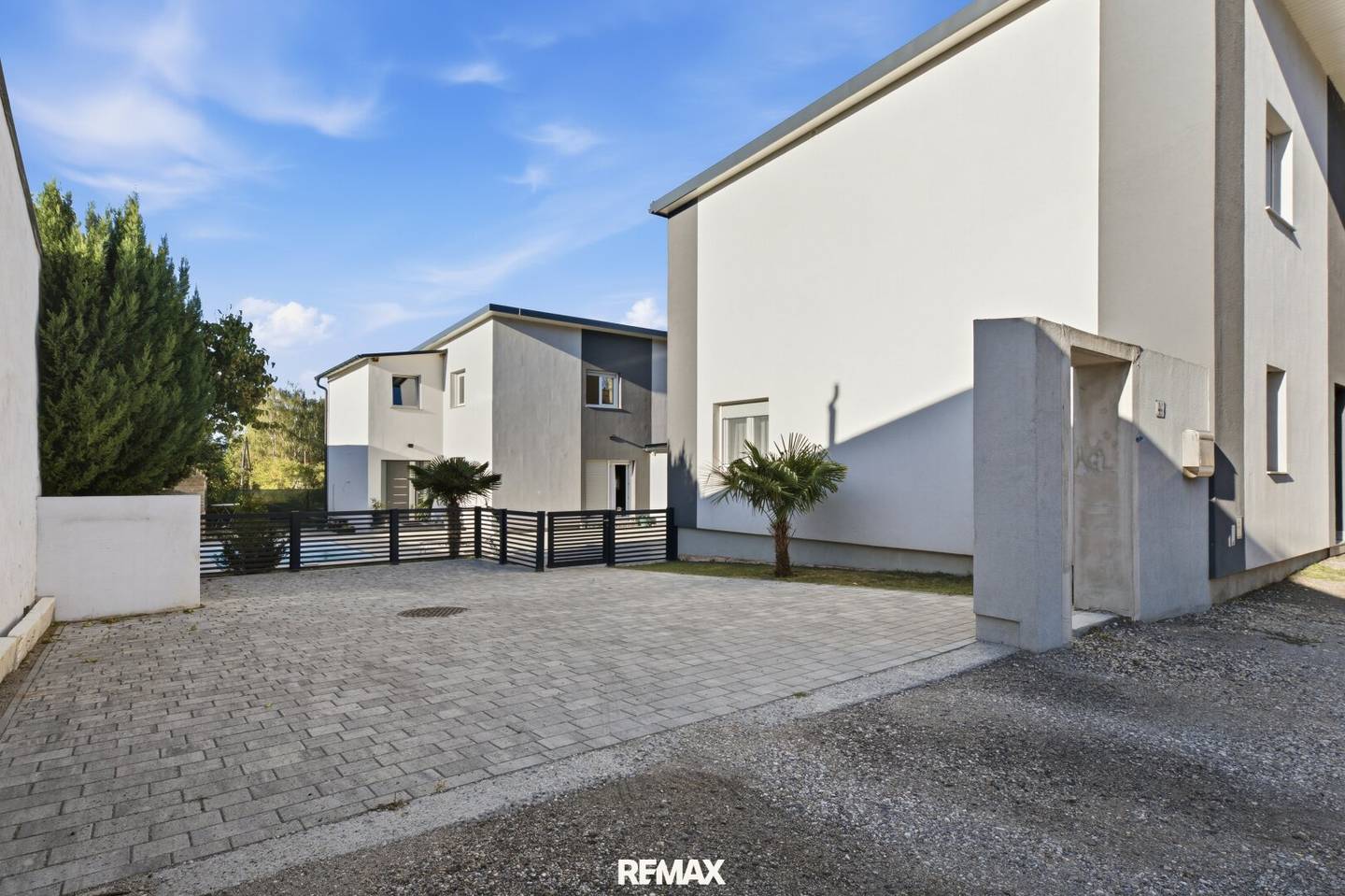 Urlaub zu Hause: Modernes Generationenhaus mit Pool & Palmen-Oase in Aspersdorf! Ideal für Familie, Beruf & Entspannung