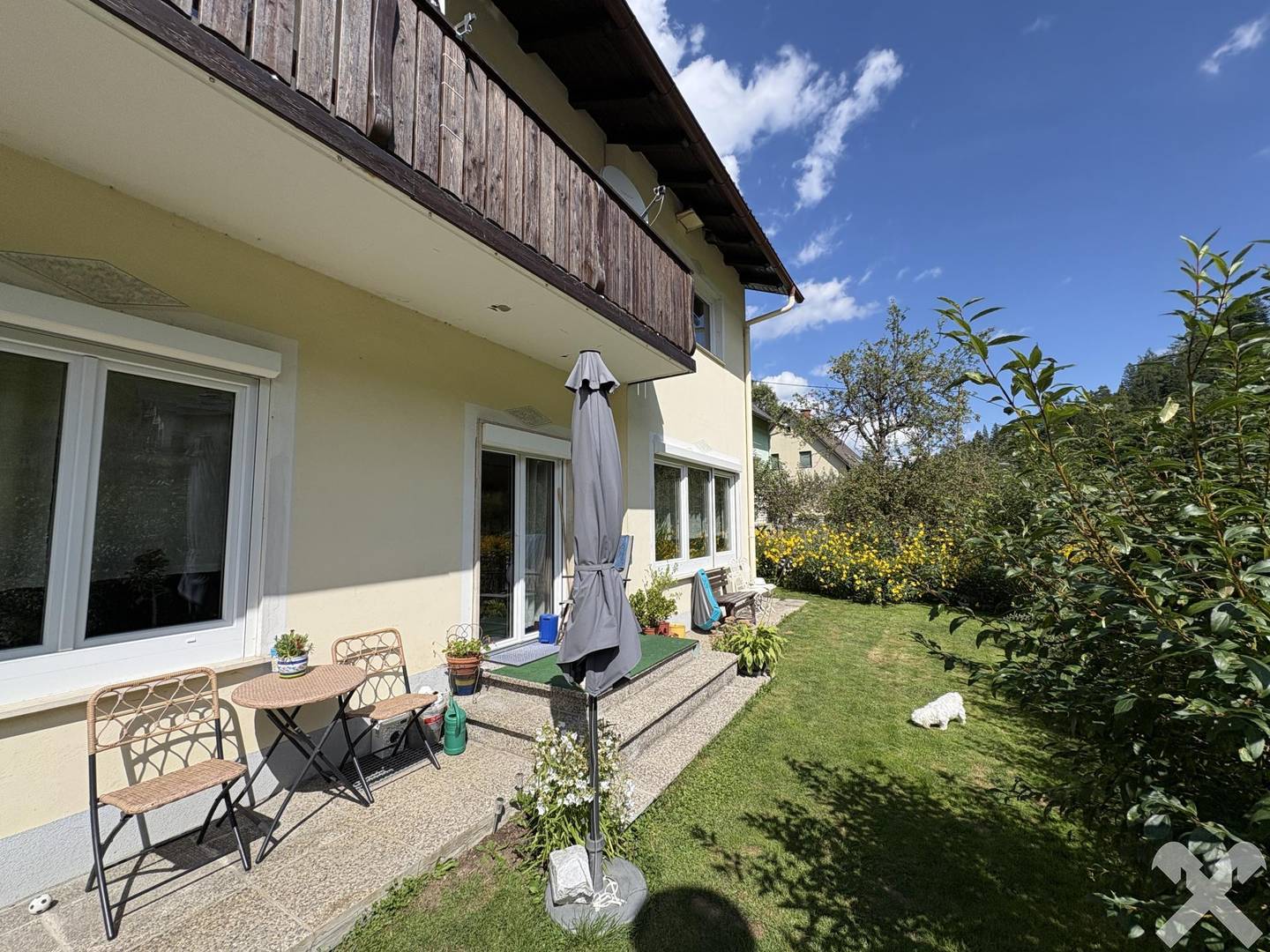 Flexibel nutzbare Familienwohnung mit Terrasse und Bergblick