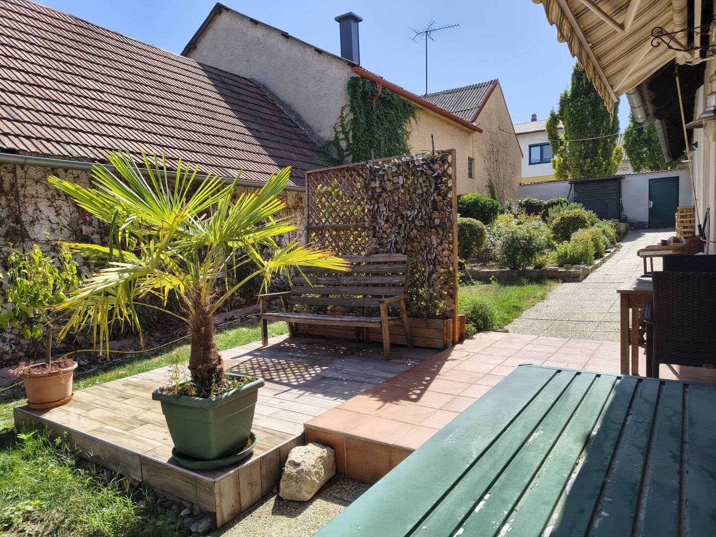 Plenty of space to live: Spacious single-family house with dream garden, sauna in Nickelsdorf