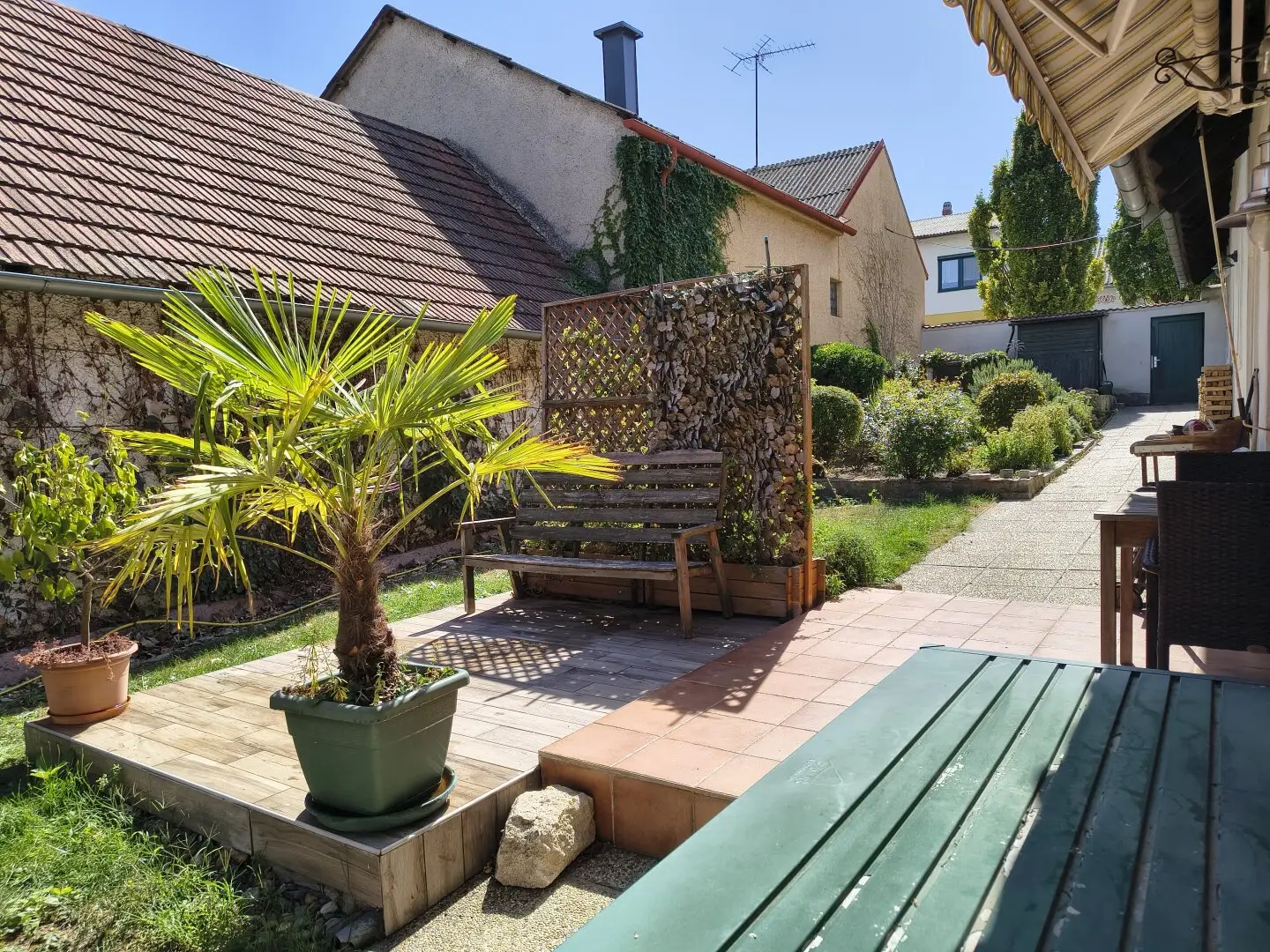 Plenty of space to live: Spacious single-family house with dream garden, sauna in Nickelsdorf