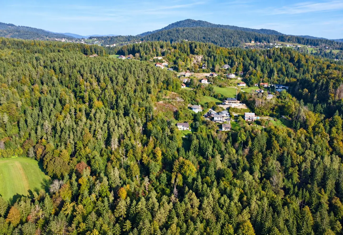 Sonniges Baugrundstück mit unverbaubarem Wörtherseeblick in Techelsberg – ca. 1.993 m²