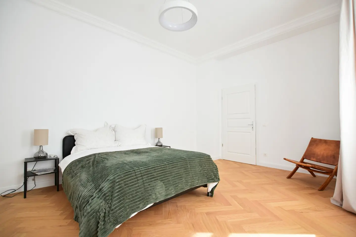 Charming 3-room apartment with Viennese old building flair in the 19th district