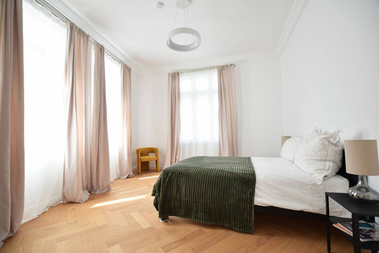 Charming 3-room apartment with Viennese old building flair in the 19th district