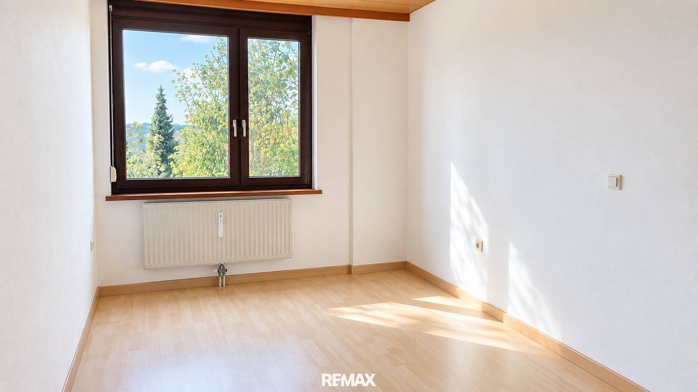 Gepflegte 100-m²-Mietwohnung mit Loggia und Tiefgaragenstellplatz in Enns
