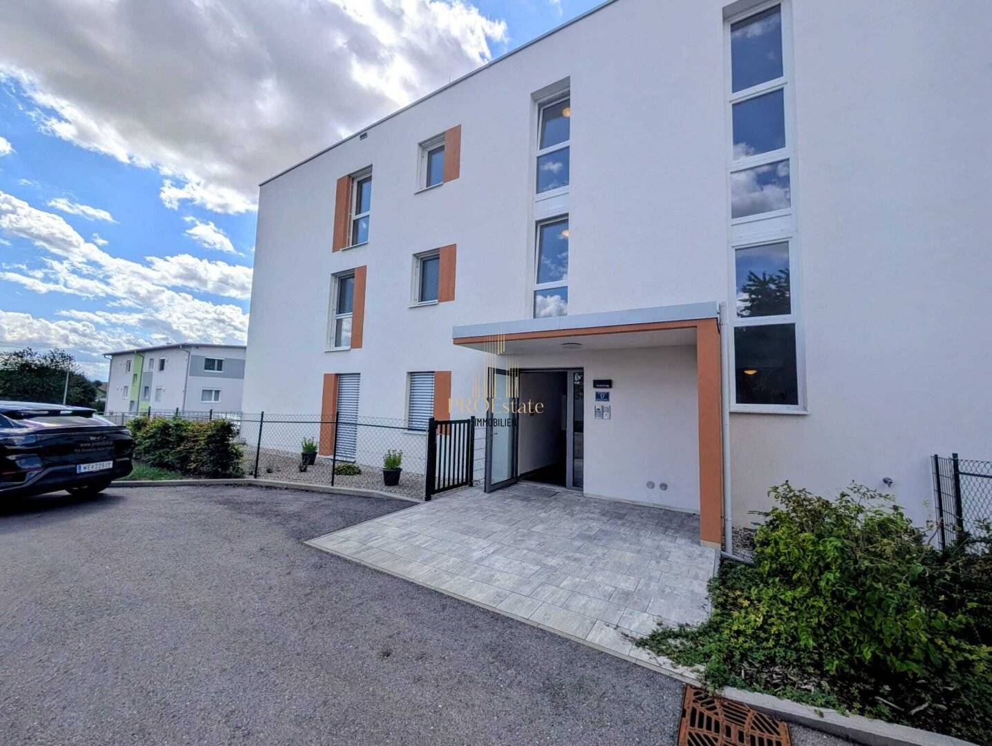 Neuwertige top eingerichtete Gartenwohnung mit Terrasse, Garage und Fußbodenheizung in Buchkirchen!