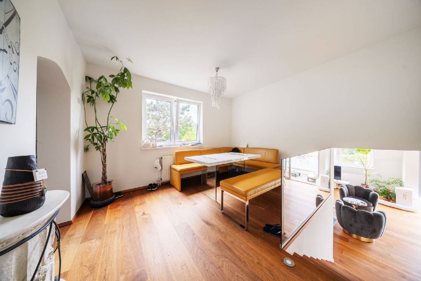 Attic apartment with vineyard view and garage