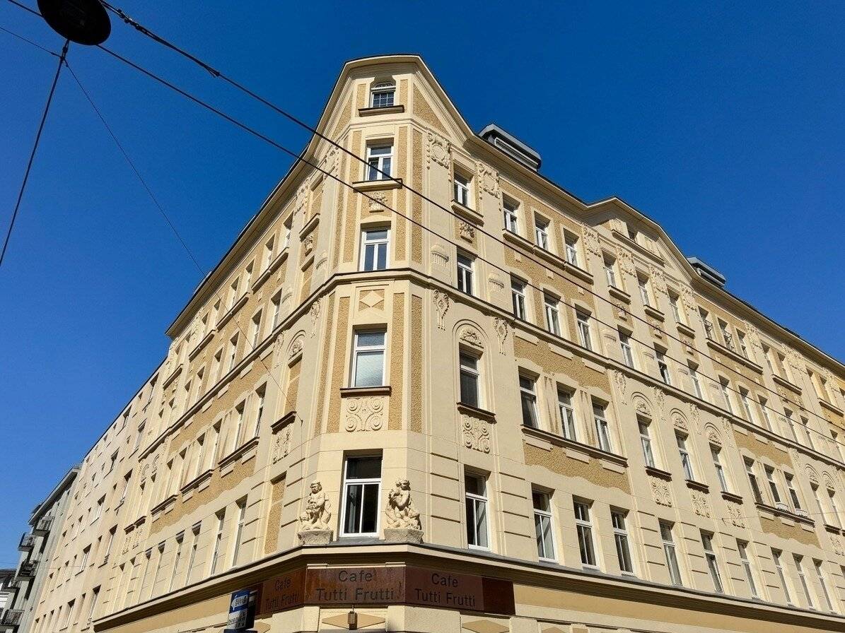 Classic period building with elevator | Bright 2-room apartment | Rented until 2029