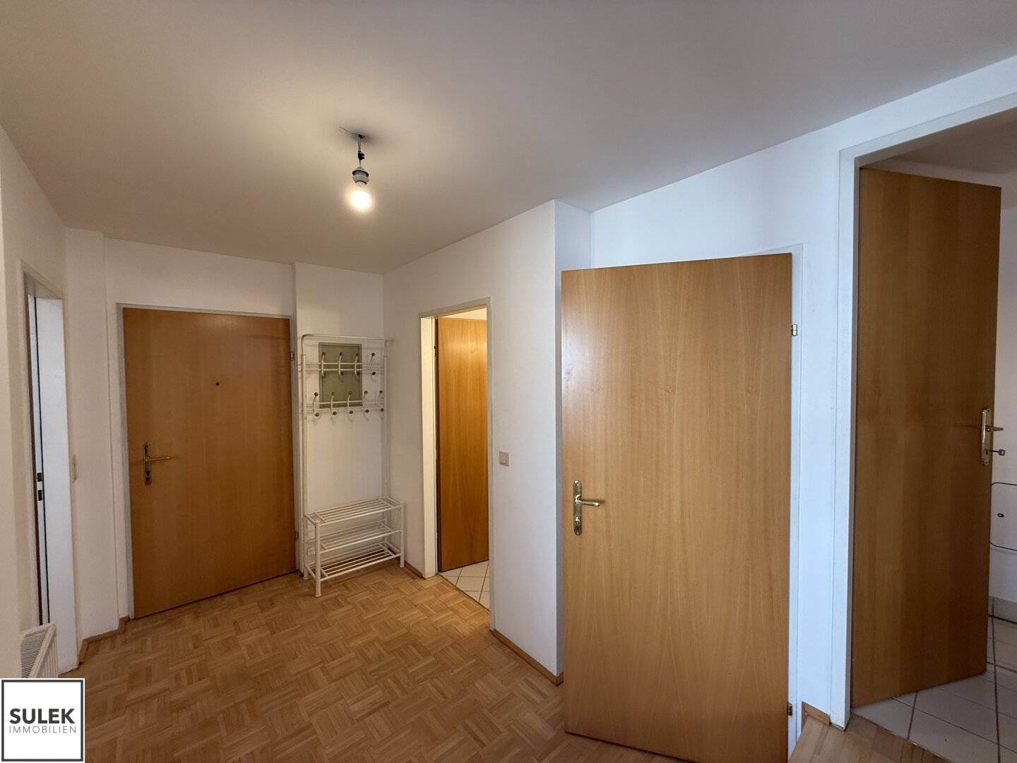 Charming 1-room attic apartment in central location | Servitengasse VIDEO VIEWING