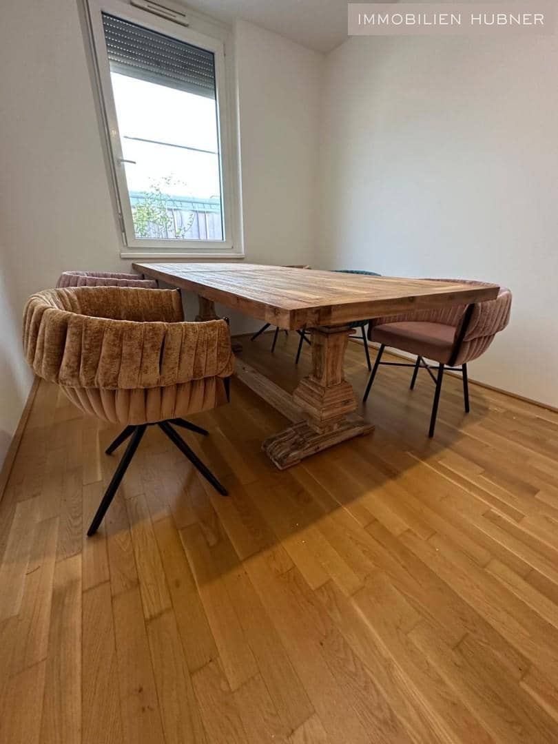 Dachgeschosswohnung mit großer Terrasse nahe Akademiepark