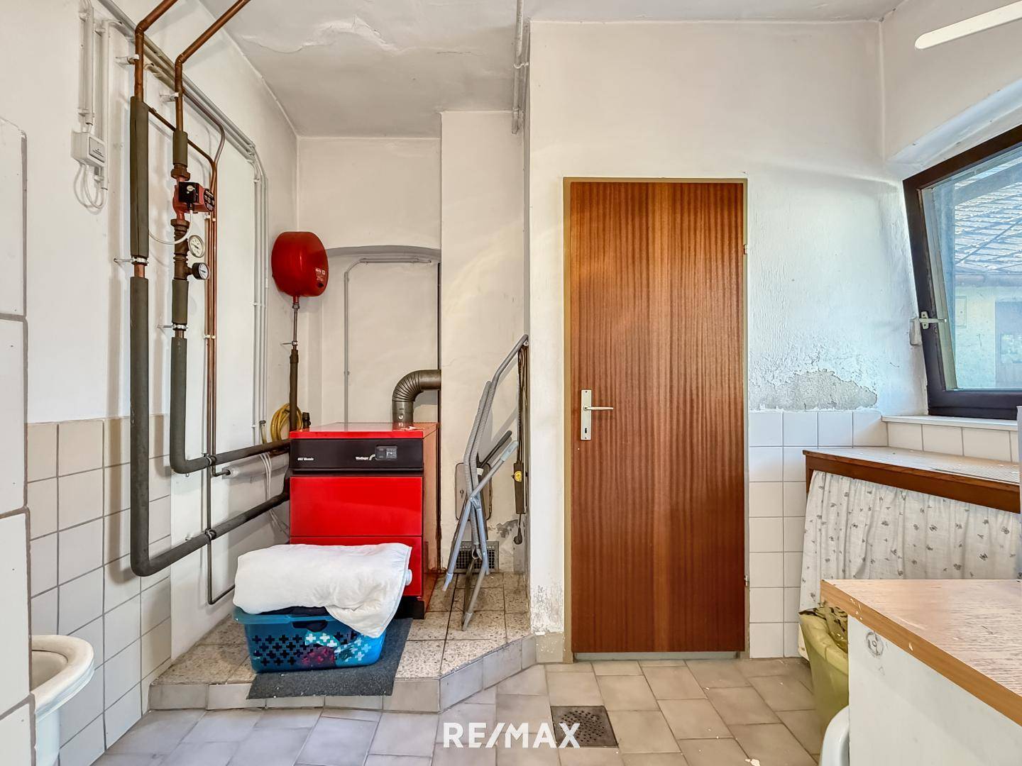 Family apartment in quiet location with green garden