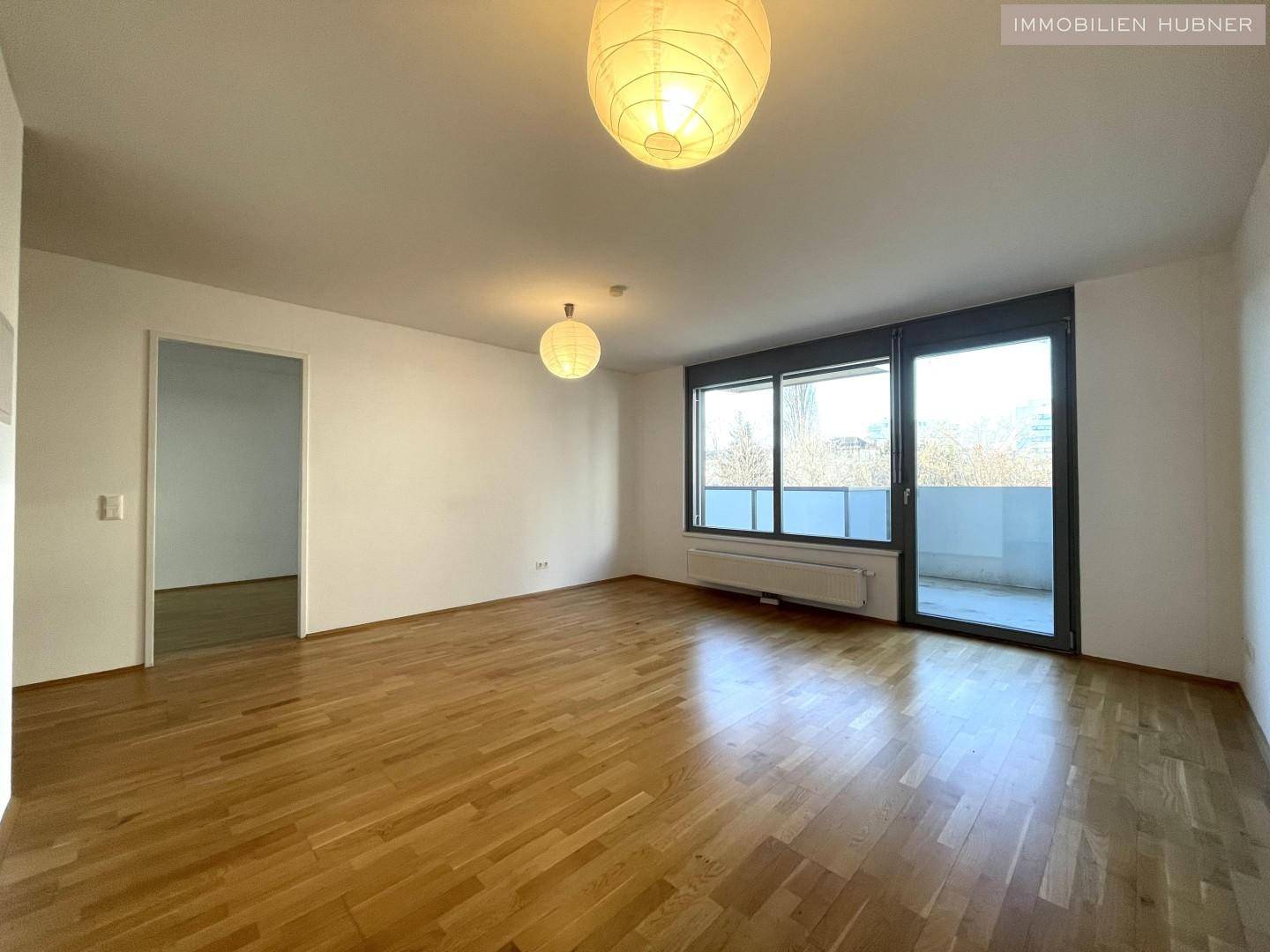 Bright Wohnung near U3 Gasometer with southwest balcony