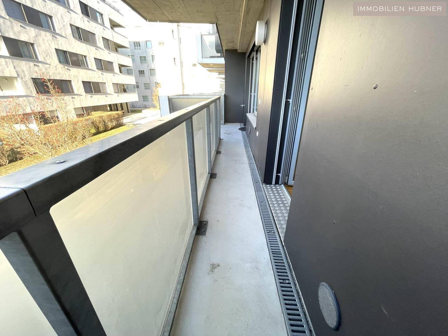 Bright Wohnung near U3 Gasometer with southwest balcony