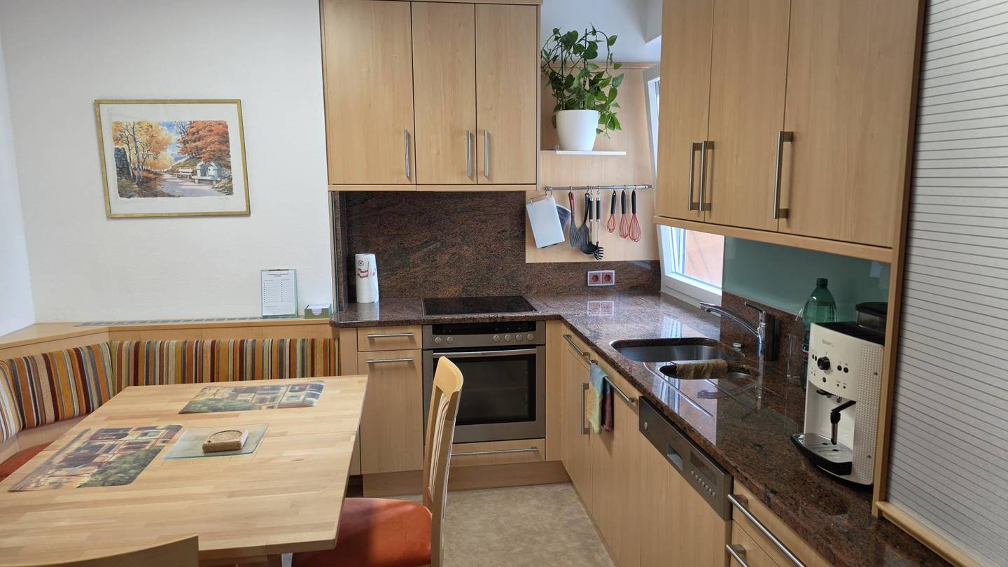 Helle Wohnung mit Loggia und Garagenplatz