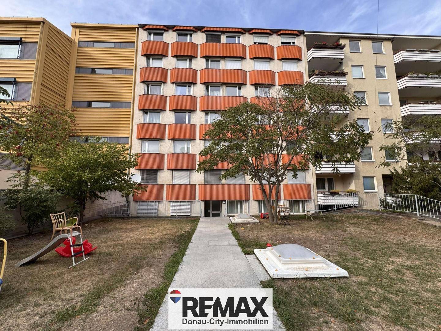 Wohnung mit Terrasse zur parkähnlichen Grünfläche