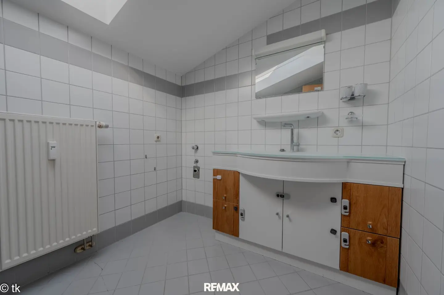 Gepflegte Eigentumswohnung mit großer Dachterrasse und Garagenstellplatz