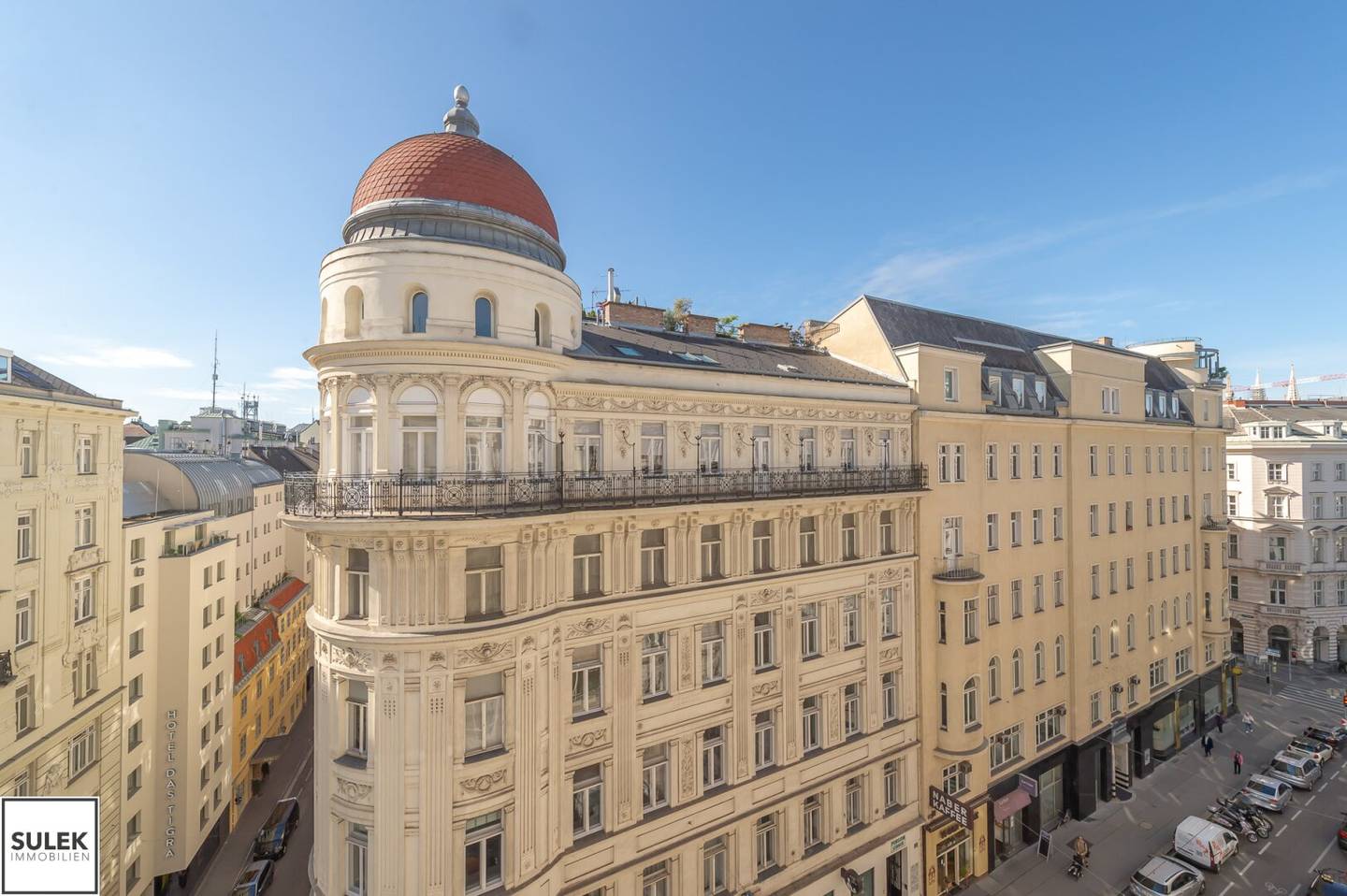 Charming 3.5-room period apartment in prime city centre location (Wipplingerstraße / Tiefer Graben)