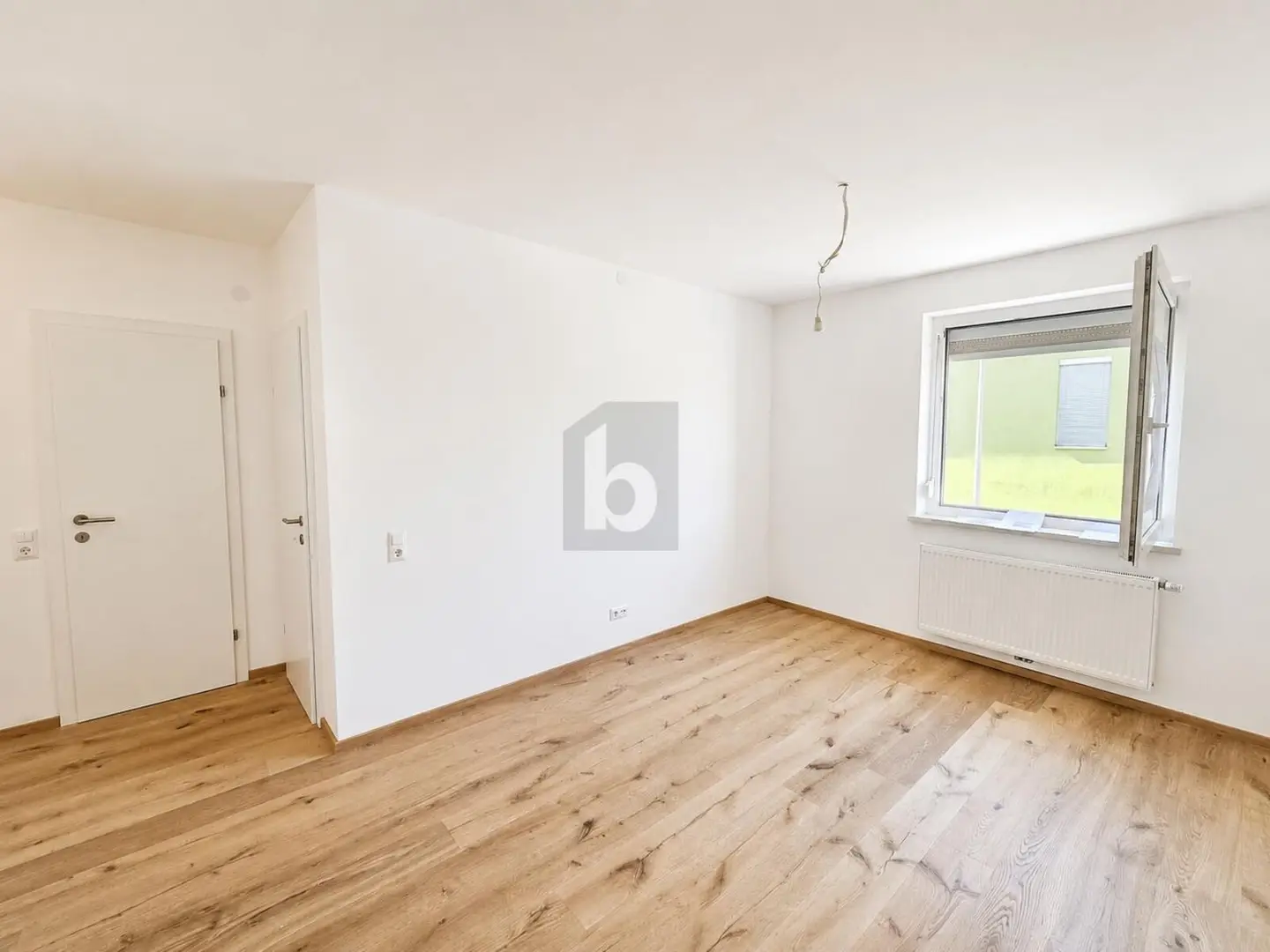 Renovated apartment with parking
