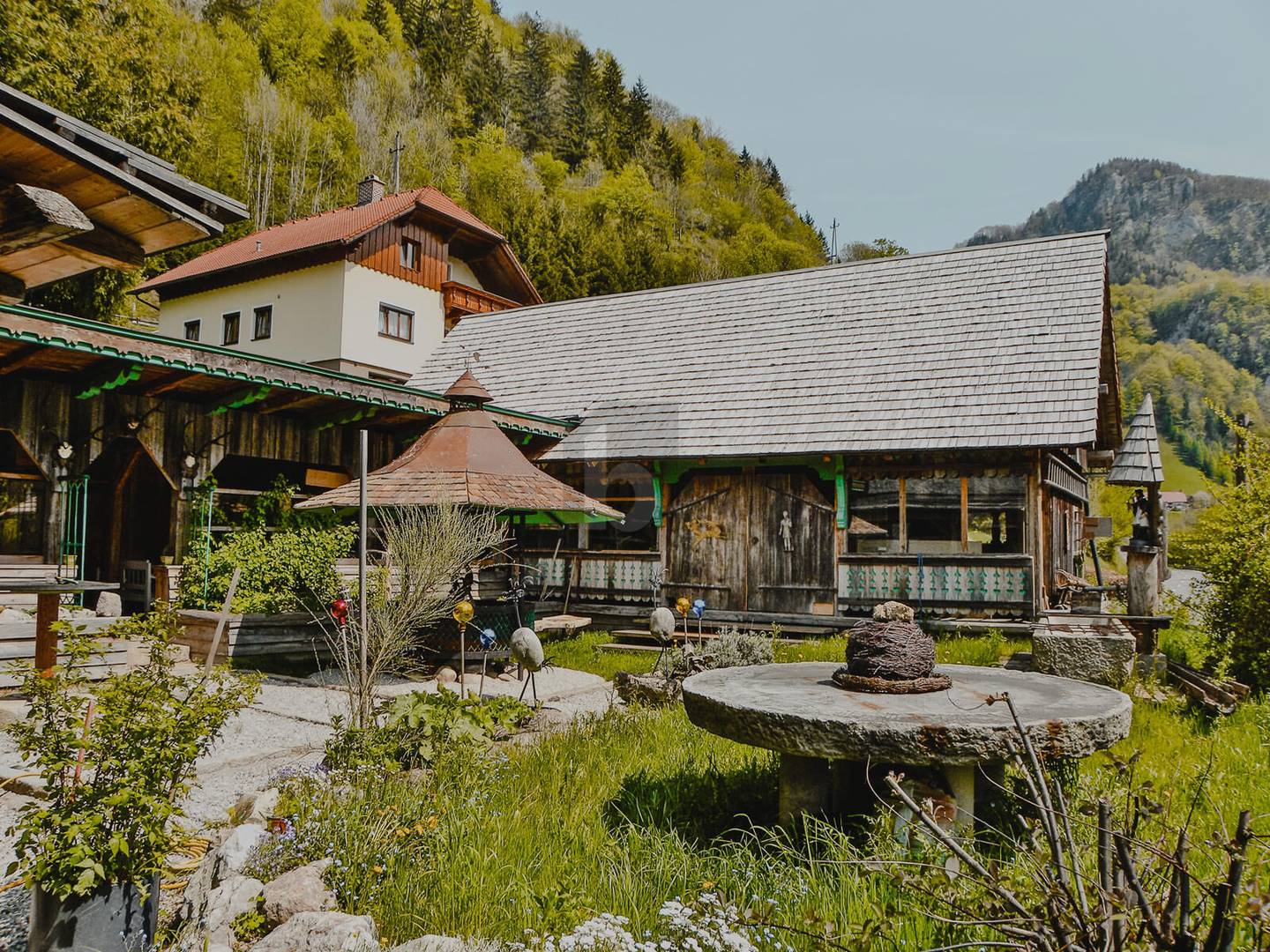 Anlegerwohnung in denkmalgeschütztem Haus mit Ennszugang
