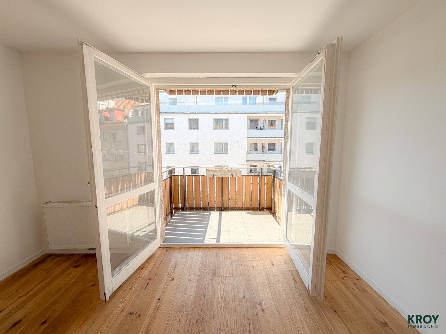 4-room apartment with south balcony &amp; new kitchen – ideal for family or flatshare