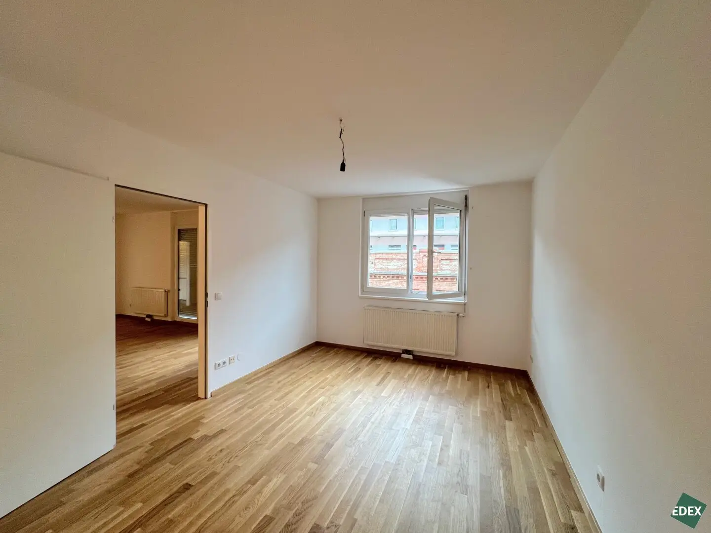 Modern living in Währing with separate kitchen