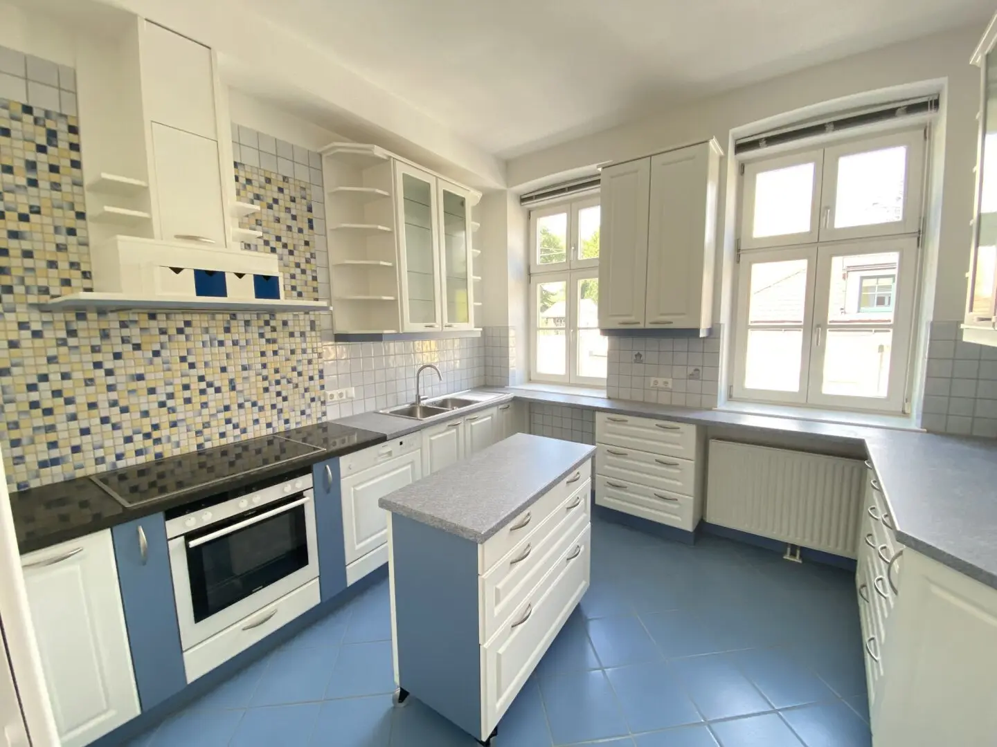DORNBACH at the foot of HEUBERG 5 rooms two entrances near Rupertusplatz
