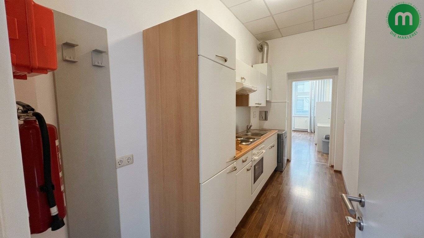 Büro oder Praxis in repräsentativem Altbau bei der Schmelz